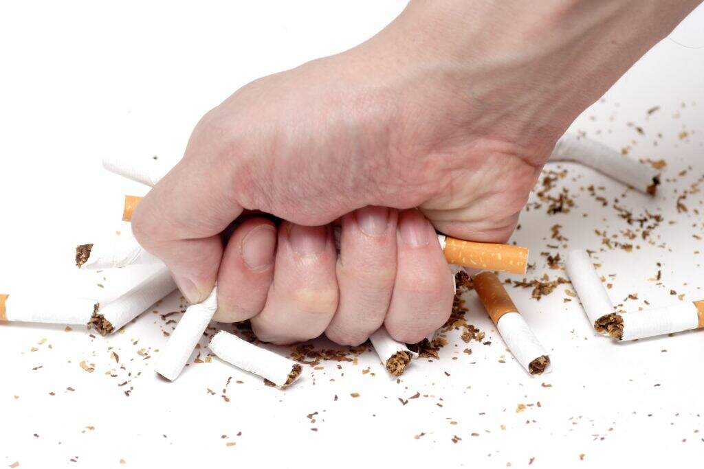 Conheça os malefícios do tabaco à saúde bucal