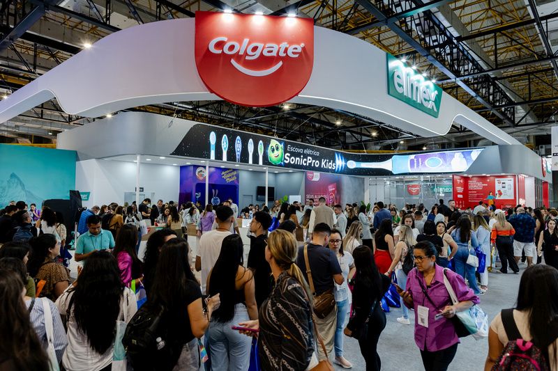 Colgate no CIOSP 2025: maior estande de oral care e experiências imersivas