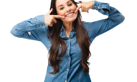 Campanha Sorrir Muda Tudo promove ação em São Paulo no Dia Mundial da Saúde Bucal