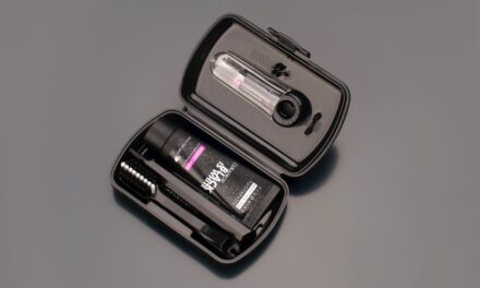 Curaprox apresenta o Travel Set Black is White