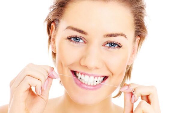 O uso do fio dental pode reduzir o risco de acidente vascular cerebral