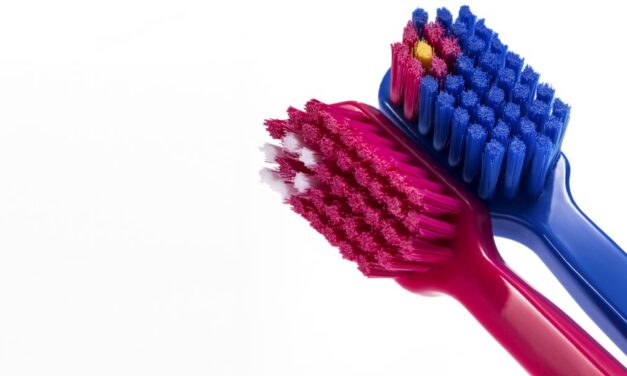 Escovas da Curaprox celebram a Primavera