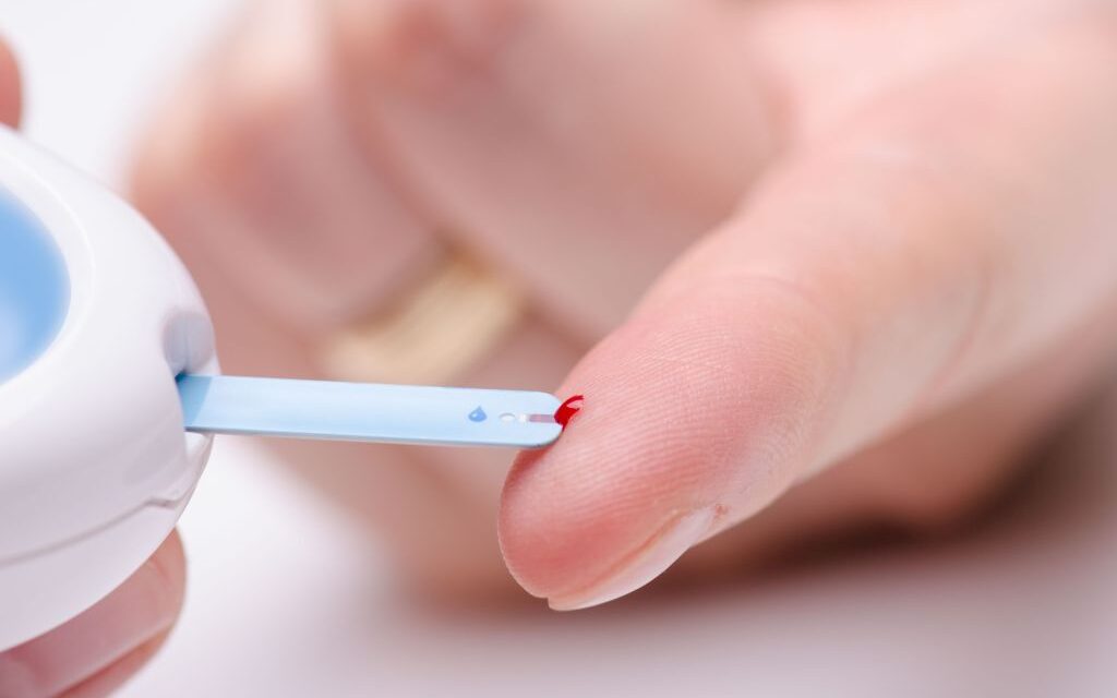 Ignorar a saúde bucal pode dificultar o controle do diabetes