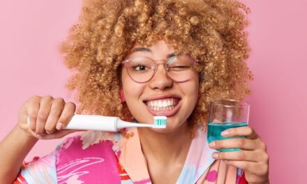Listerine apresenta estudo sobre prevenção, qualidade de vida e impacto econômico bilionário