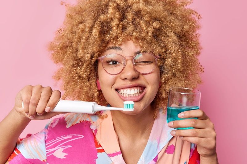 Listerine apresenta estudo sobre prevenção, qualidade de vida e impacto econômico bilionário
