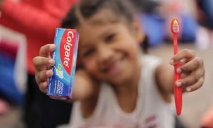 Colgate anuncia caravana de saúde bucal para 100 mil crianças em 2027